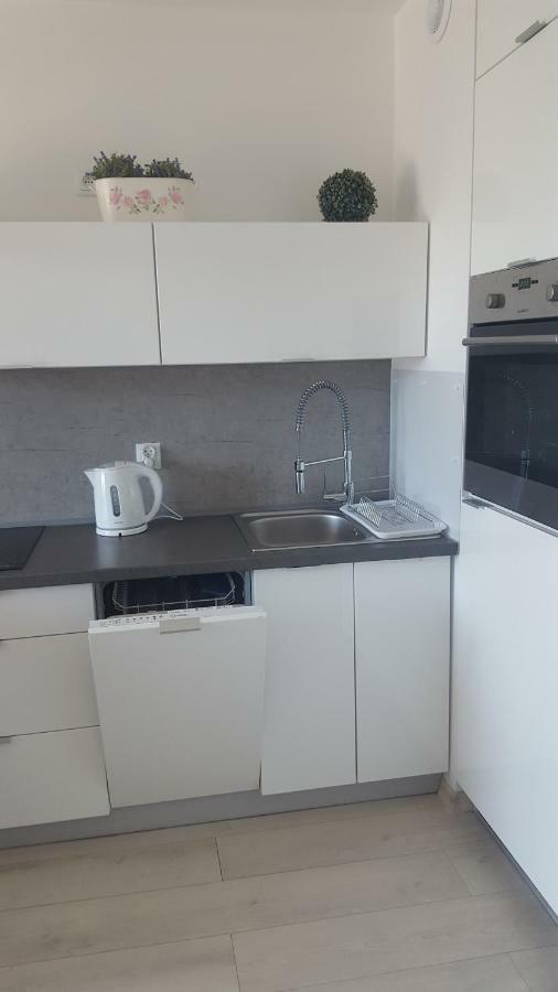 Grey & White Pogodne Apartment Kołobrzeg Exterior foto