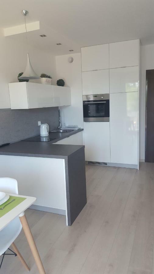 Grey & White Pogodne Apartment Kołobrzeg Exterior foto